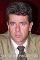 mister perrone in primo piano