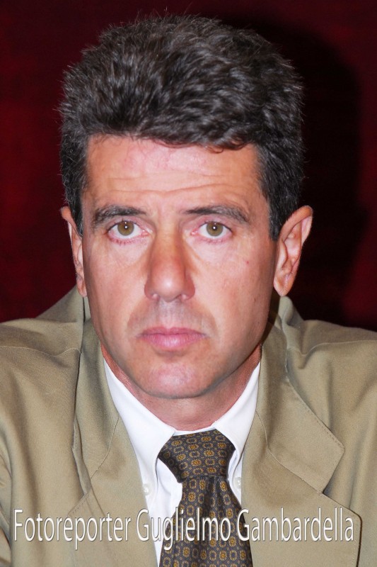 Perrone pensa al 4-3-3. Rispolverato Mounard.