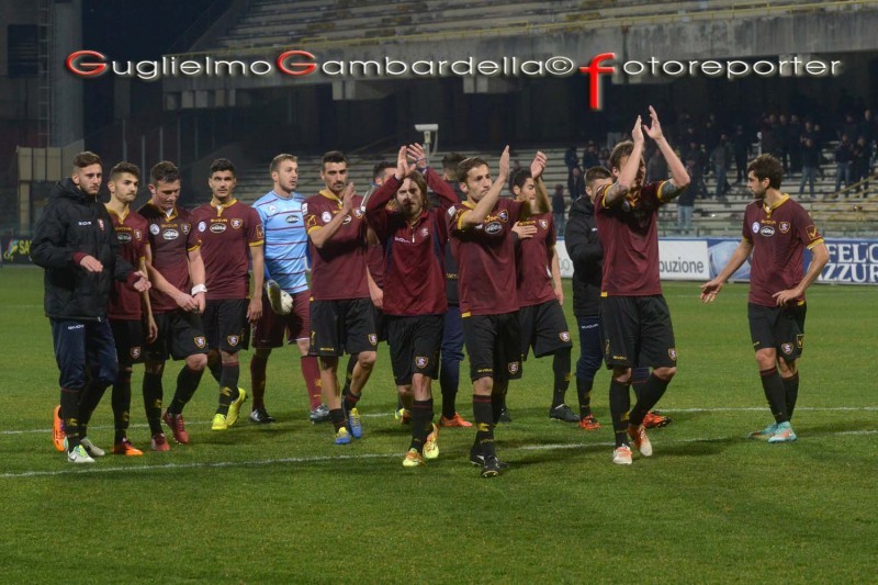 Salernitana-Benevento 2-1. Insigne gela l’Arechi, poi Moro e Negro ribaltano il risultato.
